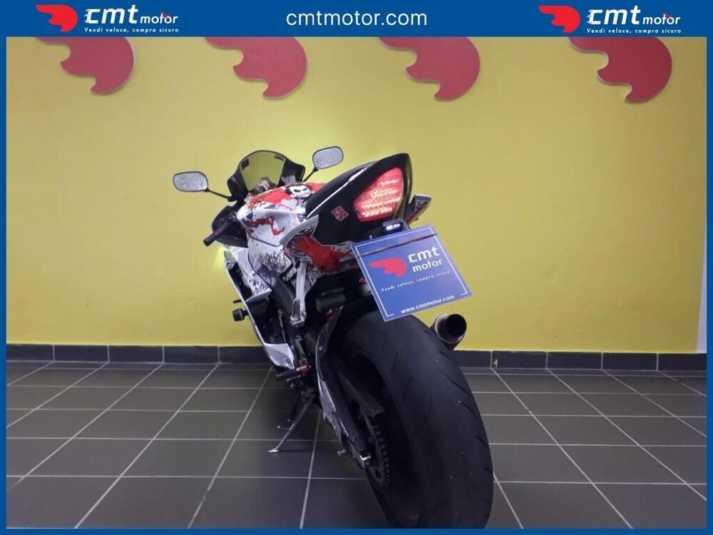 Yamaha YZF R6 (2008 - 09) (4)