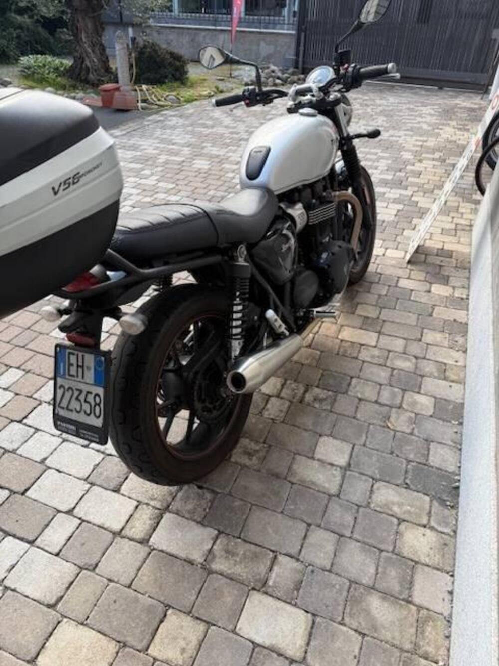 Triumph Street Twin 900 (2016) (5)