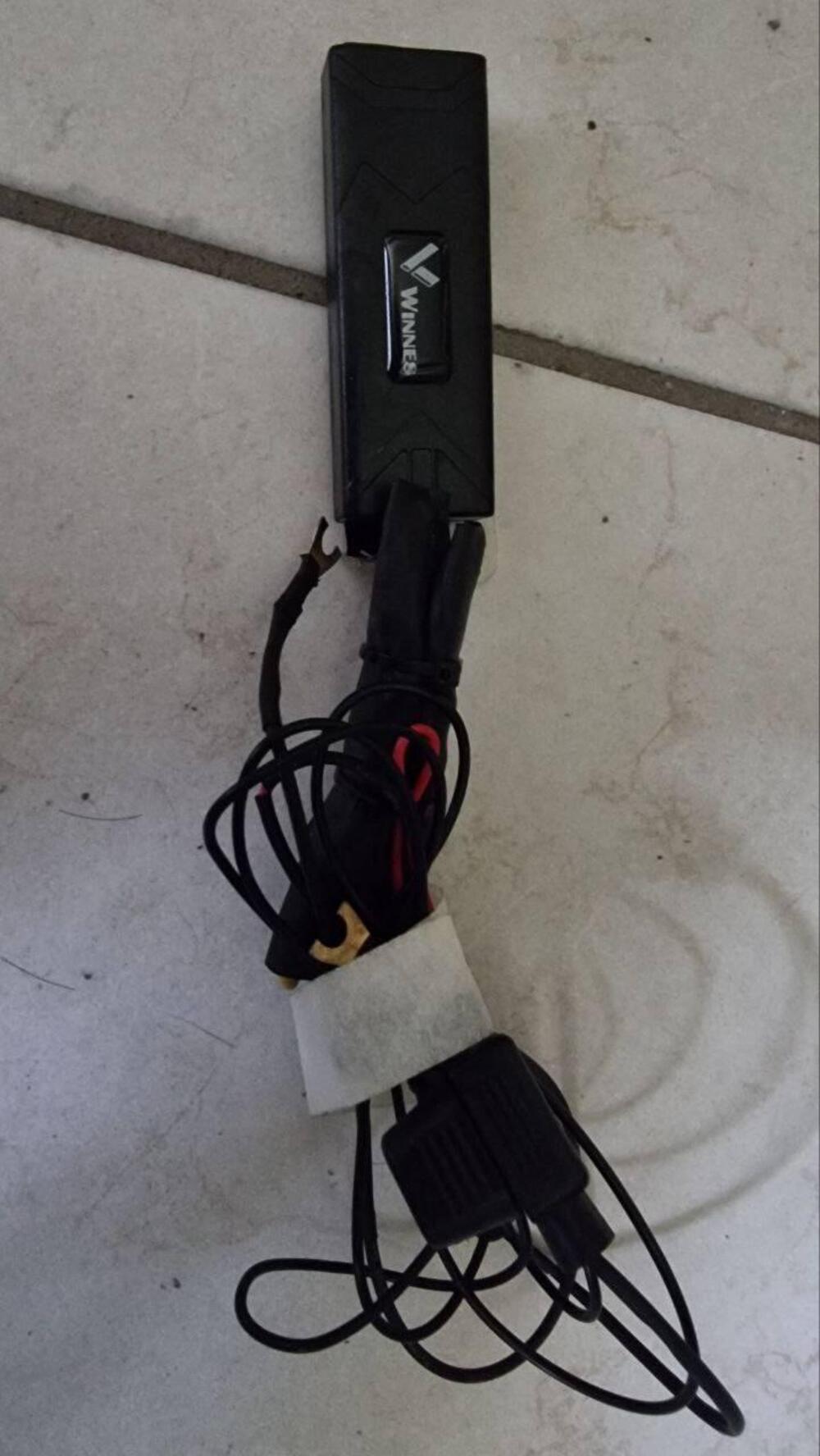 Winnes, Localizzatore GPS per Moto 3M (2)