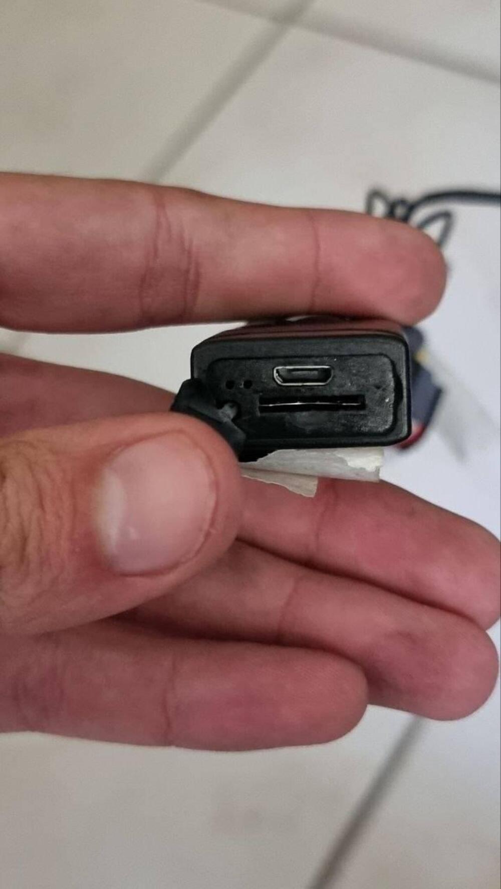 Winnes, Localizzatore GPS per Moto 3M (4)