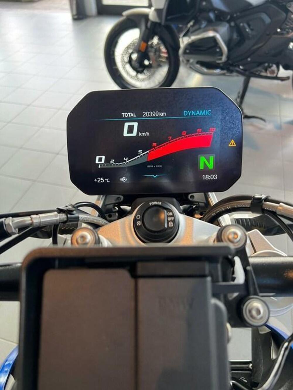Bmw R 1250 R (2021 - 25) (5)
