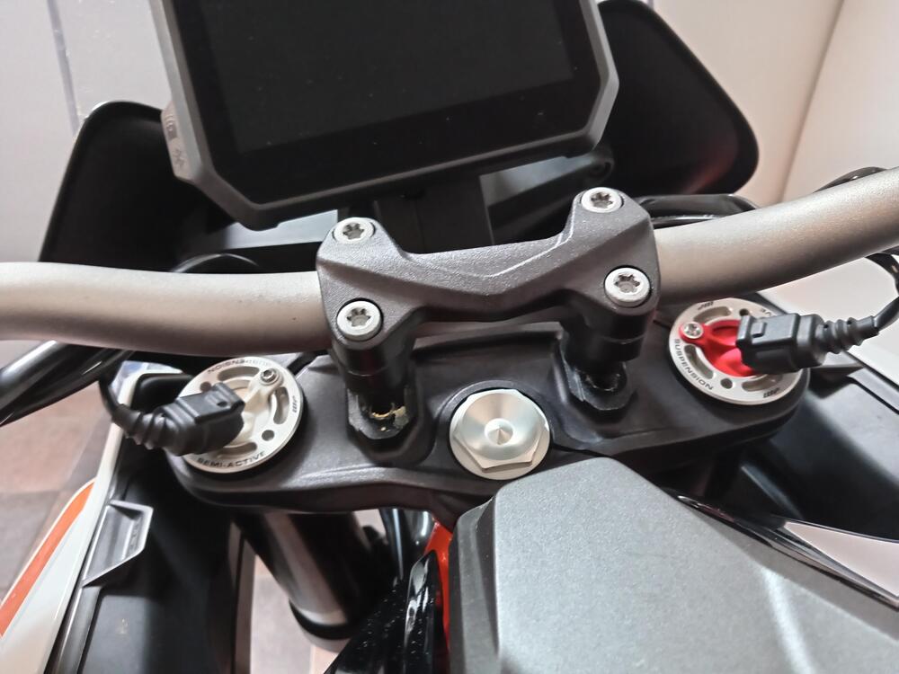 KTM 1290 Super Duke GT (2021) (5)