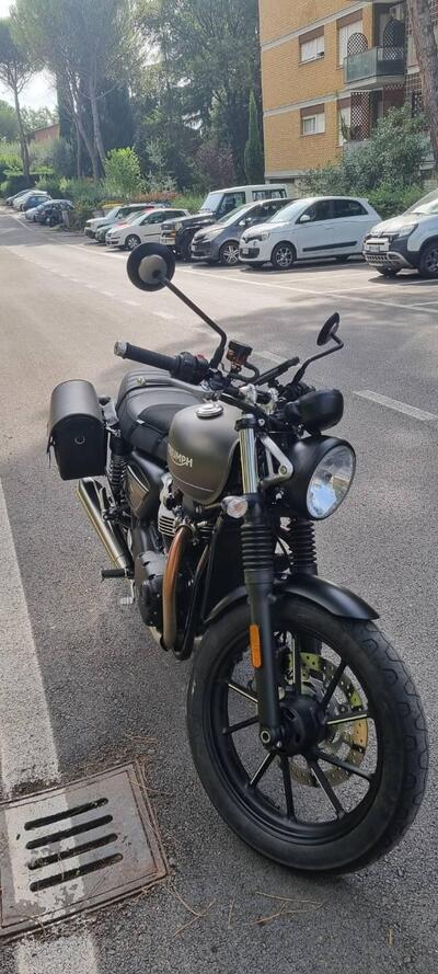 Triumph Street Twin 900 (2021 - 22) usata