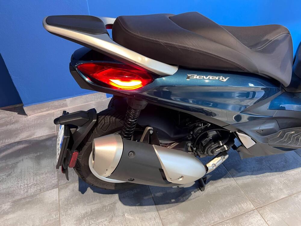 Piaggio Beverly 300 Hpe (2021) (11)