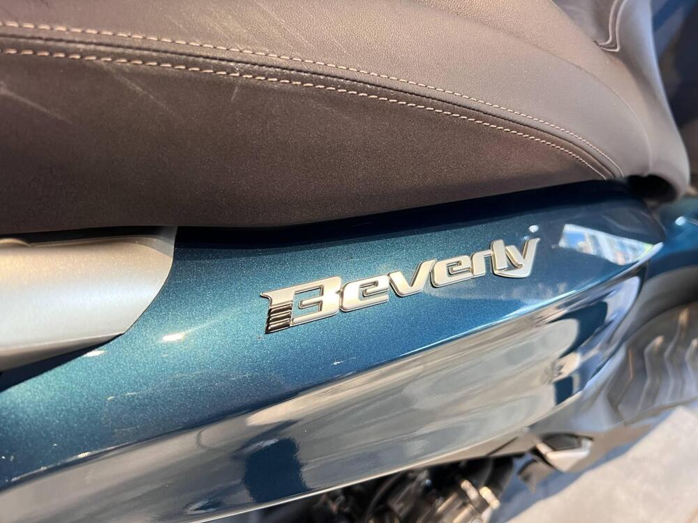 Piaggio Beverly 300 Hpe (2021) (13)
