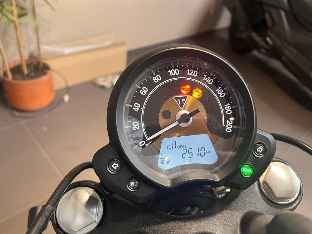 Triumph Bonneville Bobber 1200 (2017 - 20) (5)