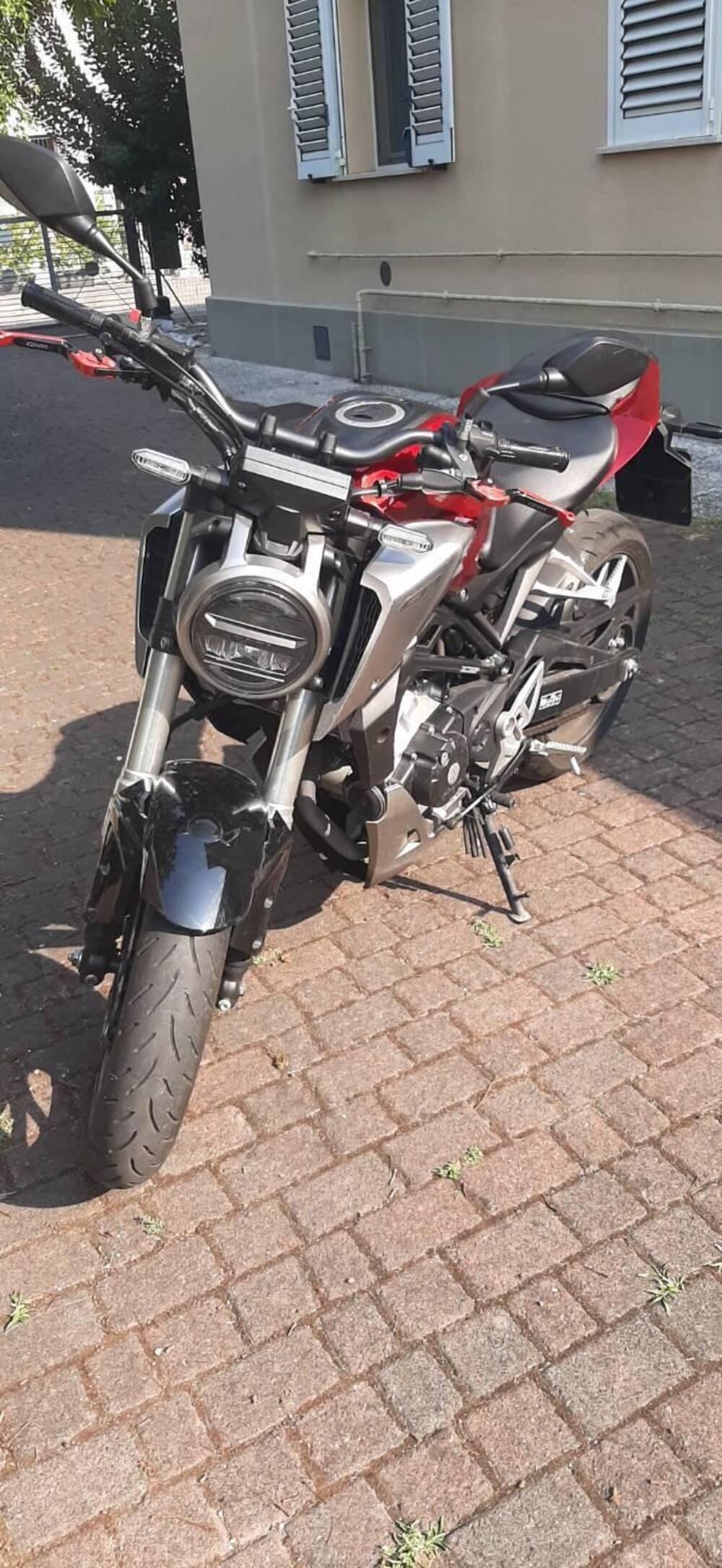 Honda CBR 125 R (2007 - 17) (2)