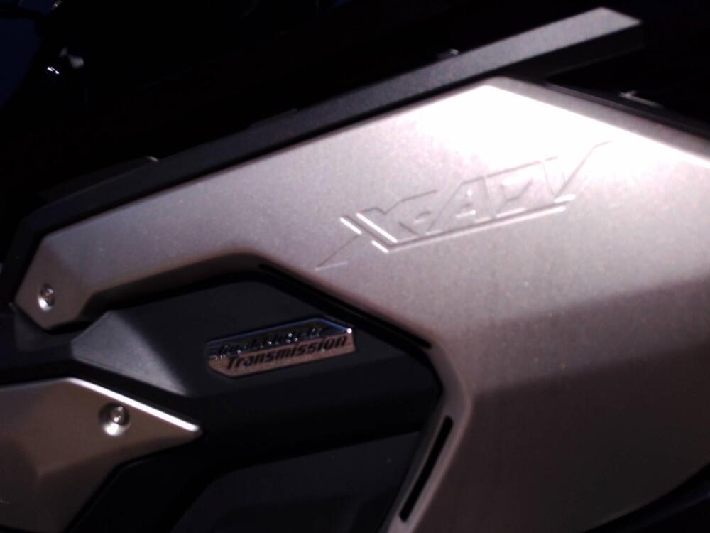 Honda X-ADV 750 Gravel (2025 - 26) (11)