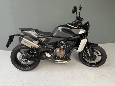 Husqvarna Svartpilen 801 (2024 - 25) usata