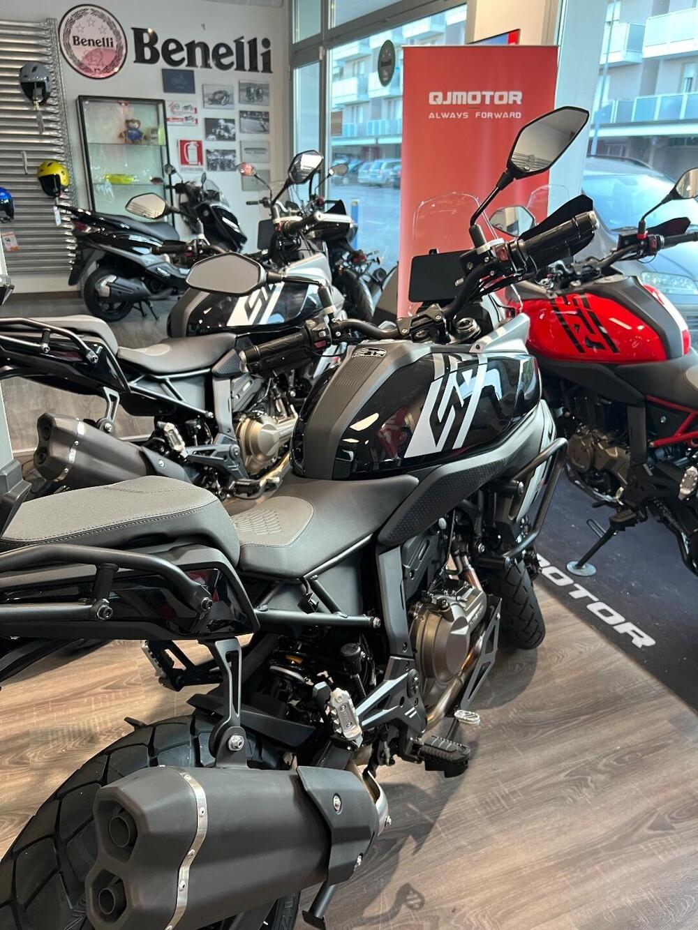 QJ Motor SRT 600 SX (2024 - 25) (3)