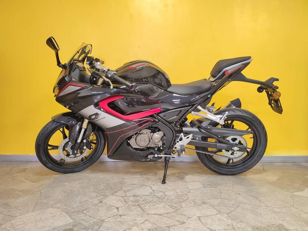 QJ Motor SRK 125 R (2025 - 26)