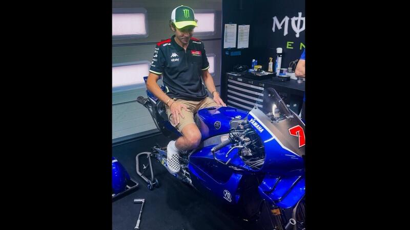 MotoGP 2025. Valentino Rossi sulla Yamaha V4, ma non converrebbe a tutti che tu la provassi?