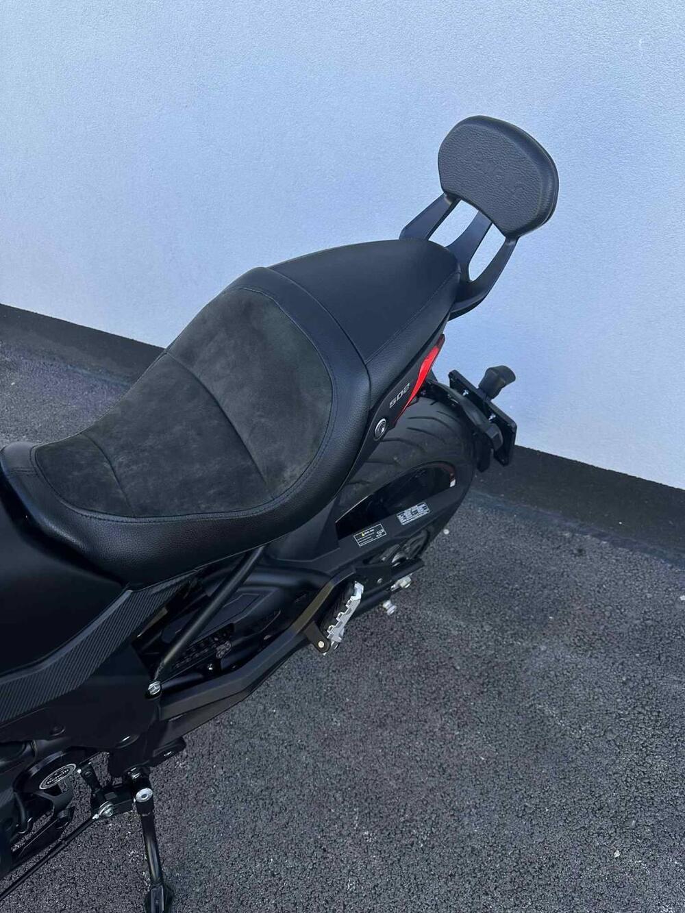 Benelli 502 C (2021 - 25) (8)
