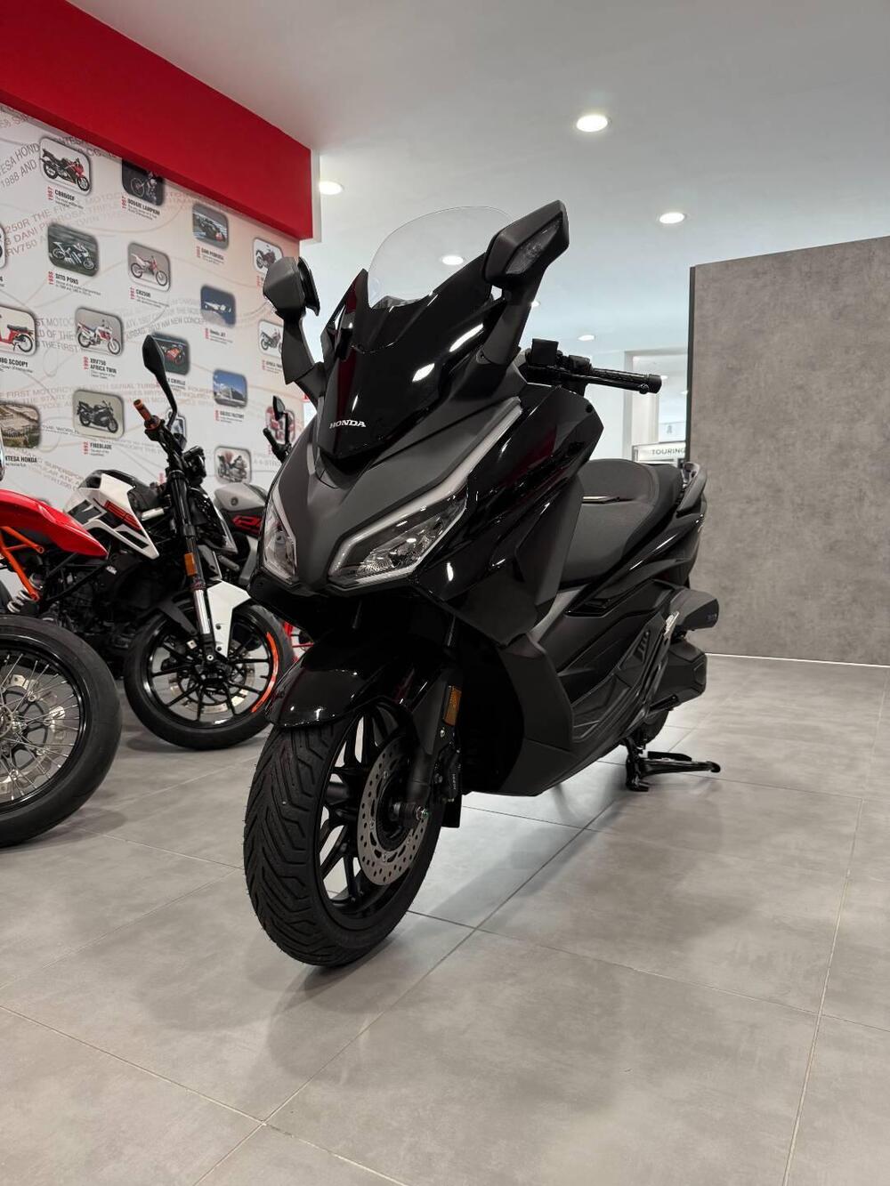 Honda Forza 350 (2025)