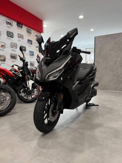 Honda Forza 350 (2025) nuova