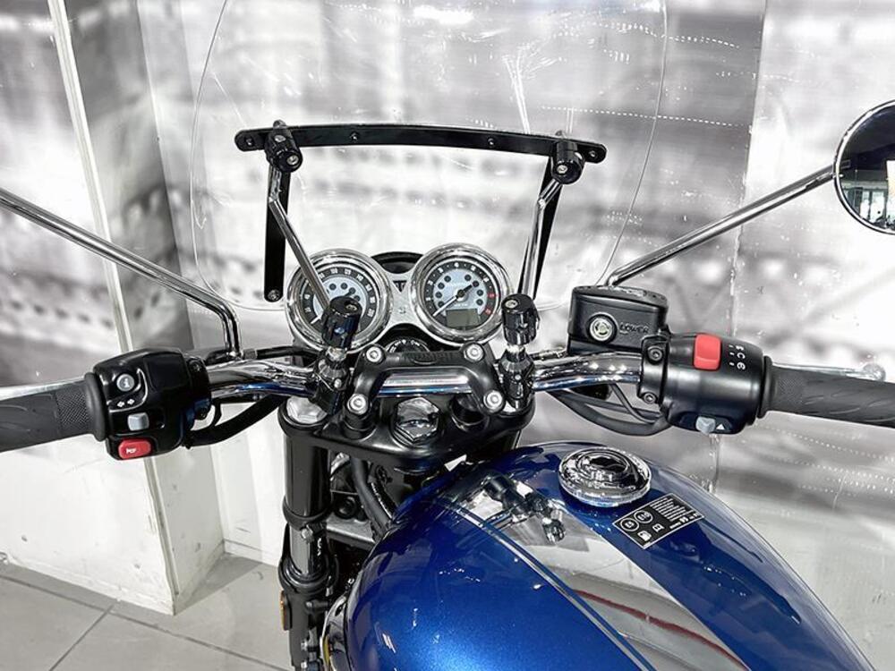 Triumph Bonneville Bobber TFC (2025) (6)