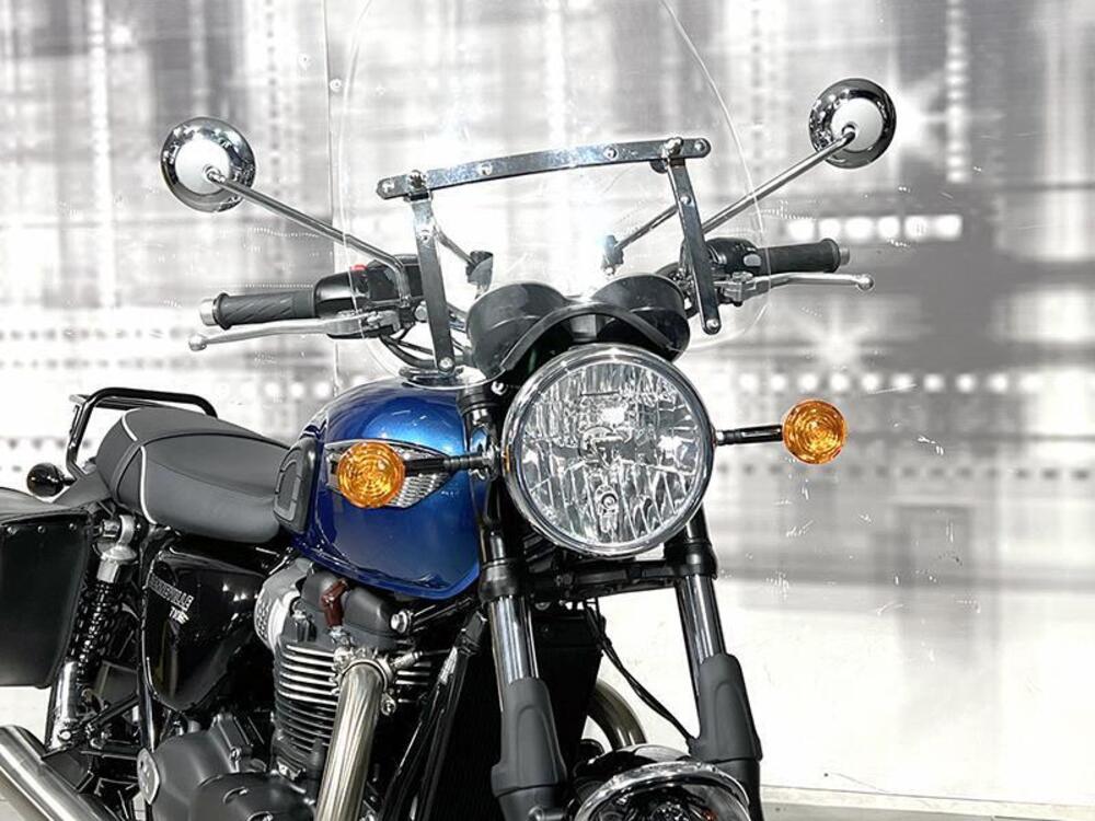 Triumph Bonneville Bobber TFC (2025) (9)