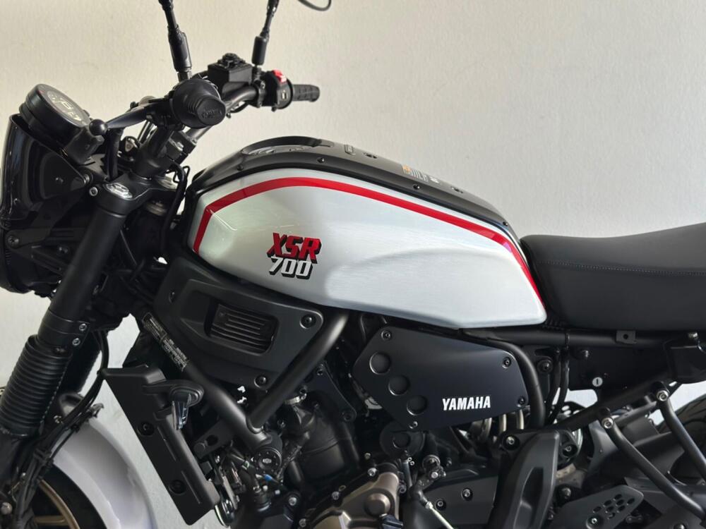 Yamaha XSR 700 XTribute (2022 - 24) (11)