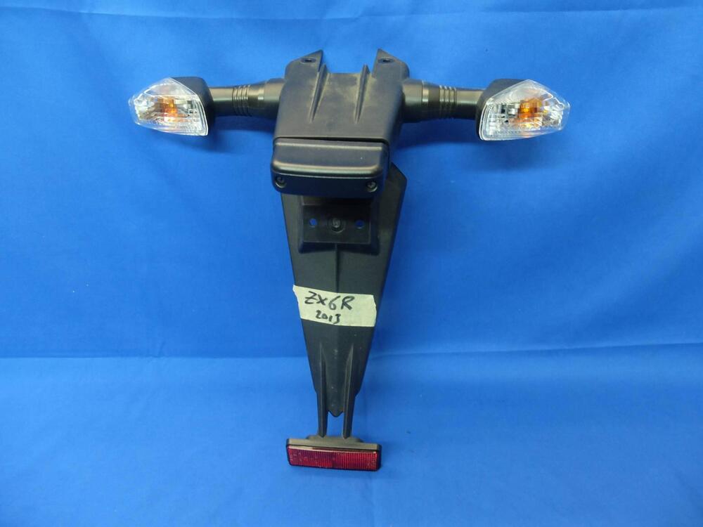 PORTATARGA KAWASAKI ZX6-R CON FRECCE E PORTATARGA