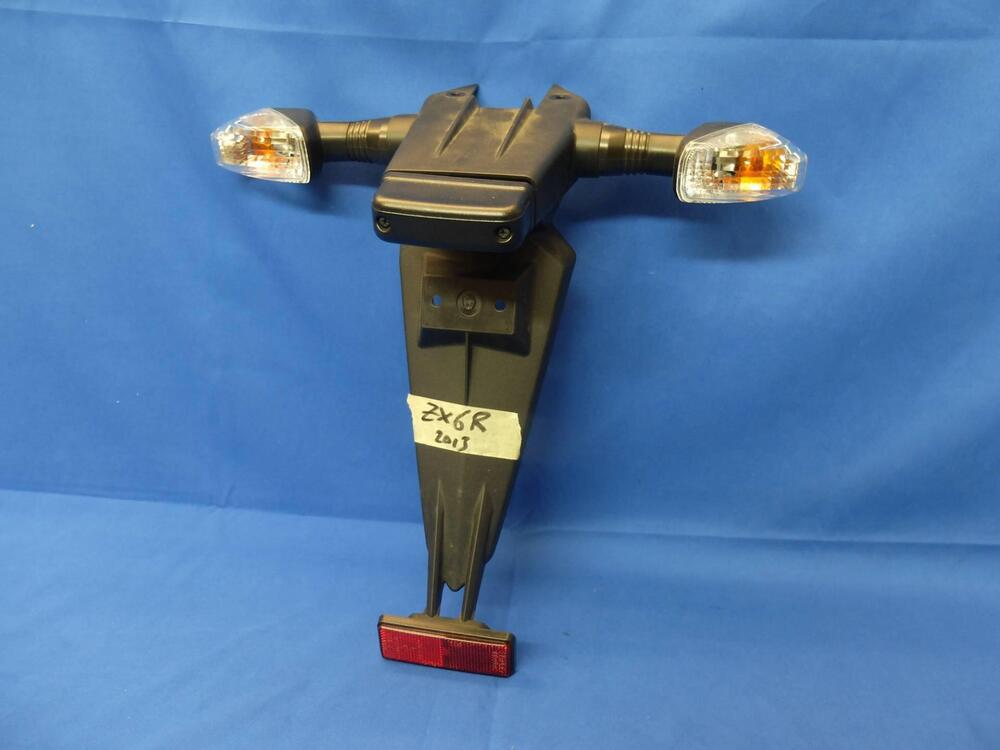 PORTATARGA KAWASAKI ZX6-R CON FRECCE E PORTATARGA (2)