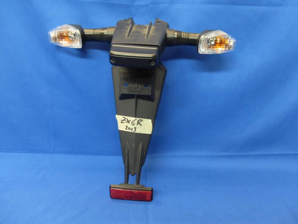 PORTATARGA KAWASAKI ZX6-R CON FRECCE E PORTATARGA (3)