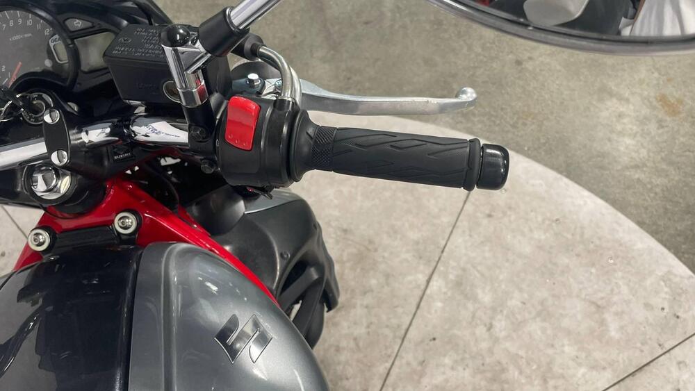 Suzuki Gladius 650 SFV (2009 - 15) (11)