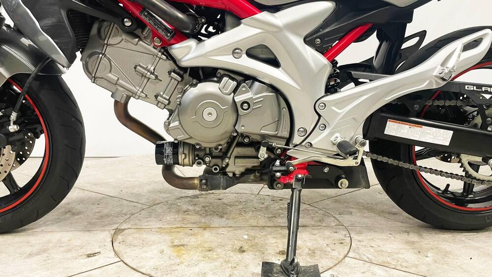 Suzuki Gladius 650 SFV (2009 - 15) (4)