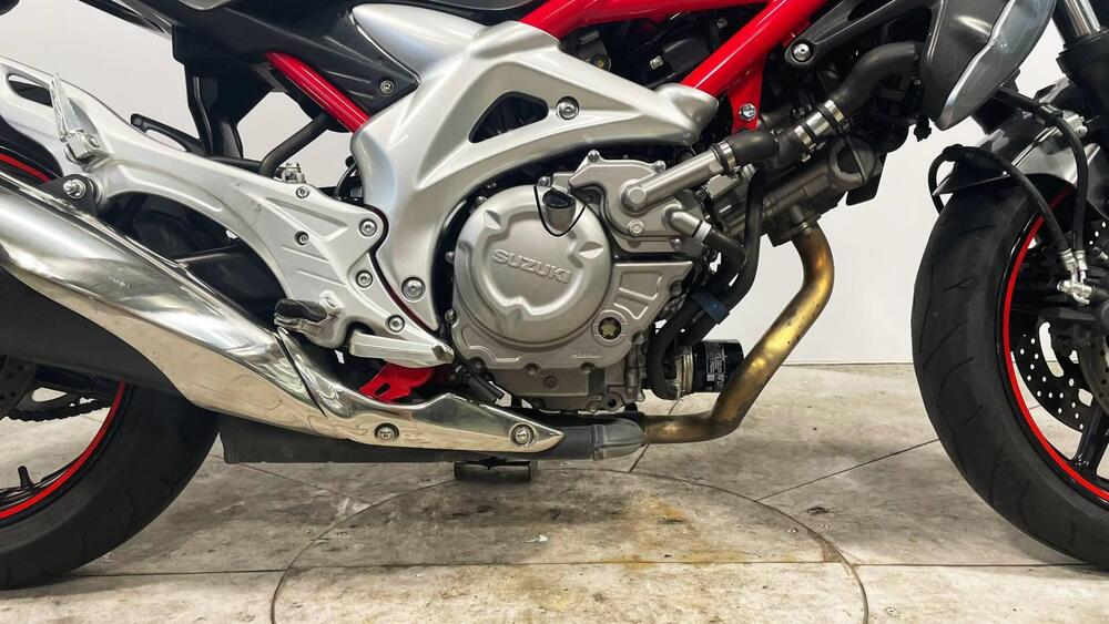 Suzuki Gladius 650 SFV (2009 - 15) (7)