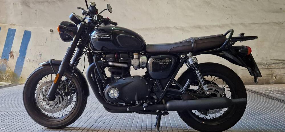 Triumph Bonneville T120 Black Stealth Edition (2024) (2)