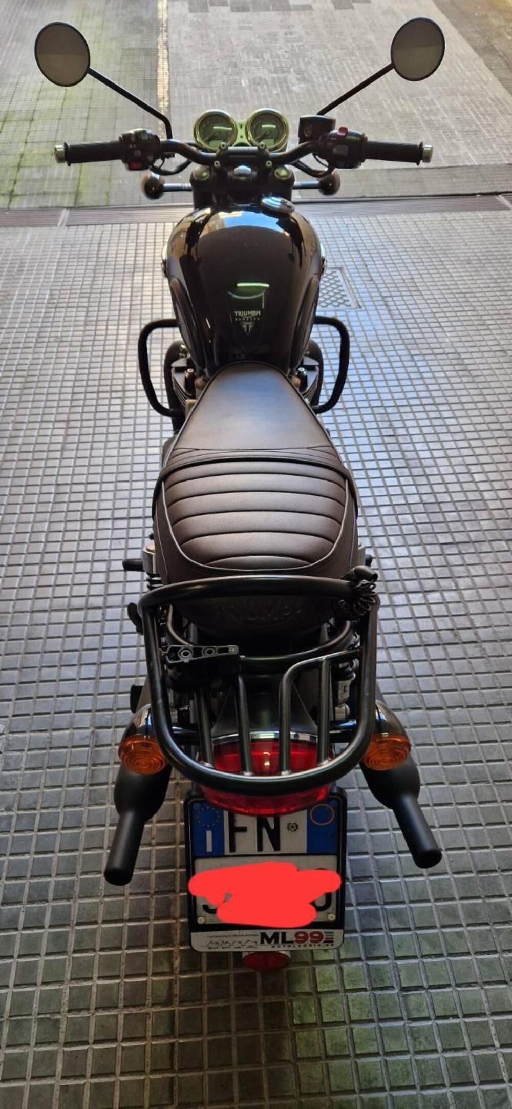 Triumph Bonneville T120 Black Stealth Edition (2024) (4)