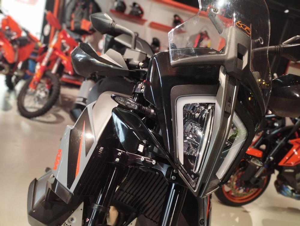 KTM 890 Adventure (2021) (3)