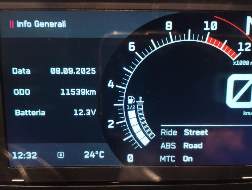 KTM 890 Adventure (2021) (6)