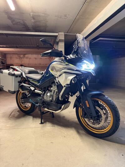 CFMOTO 800MT Touring (2022 - 25) usata