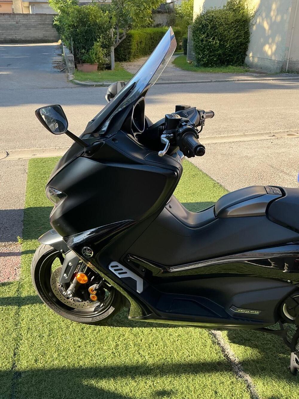 Yamaha T-Max 560 Tech Max (2020) (11)