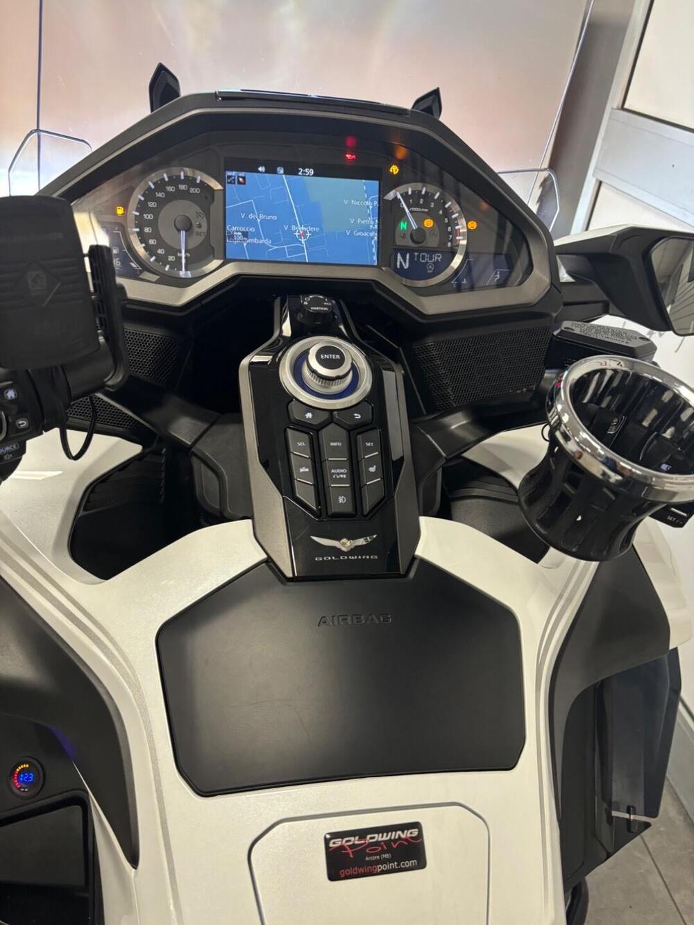 Honda GL 1800 Gold Wing Tour DTC (2018 - 20) (8)