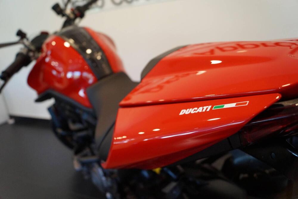 Ducati Monster 937 + (2021 - 25) (8)