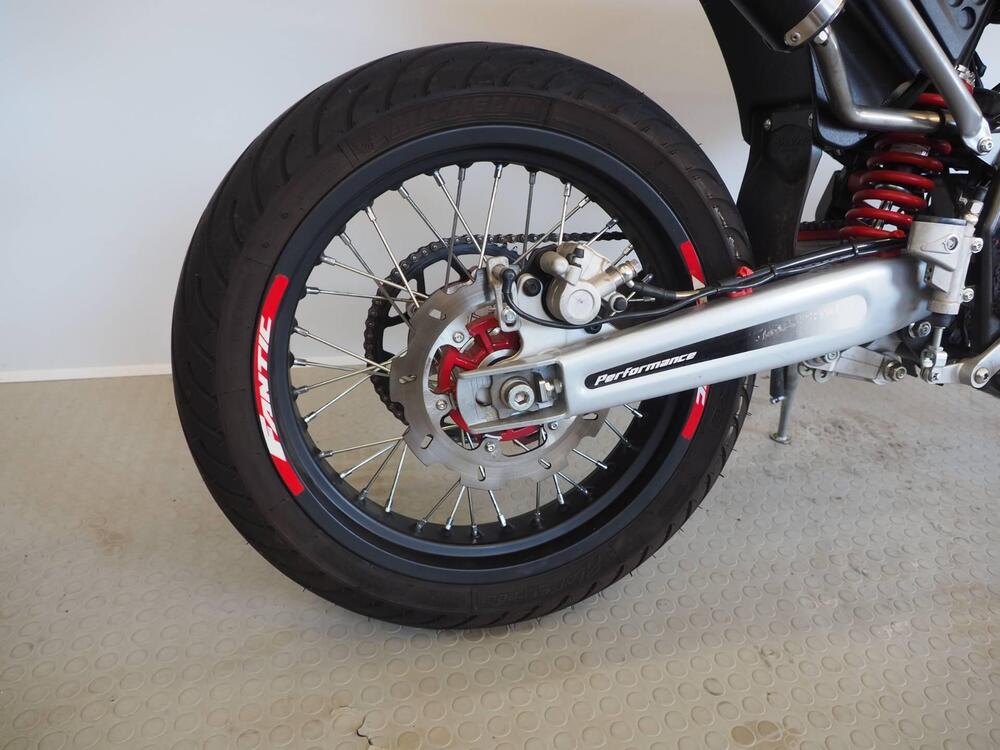 Fantic Motor Motard 50 Performance 2t (2020) (3)