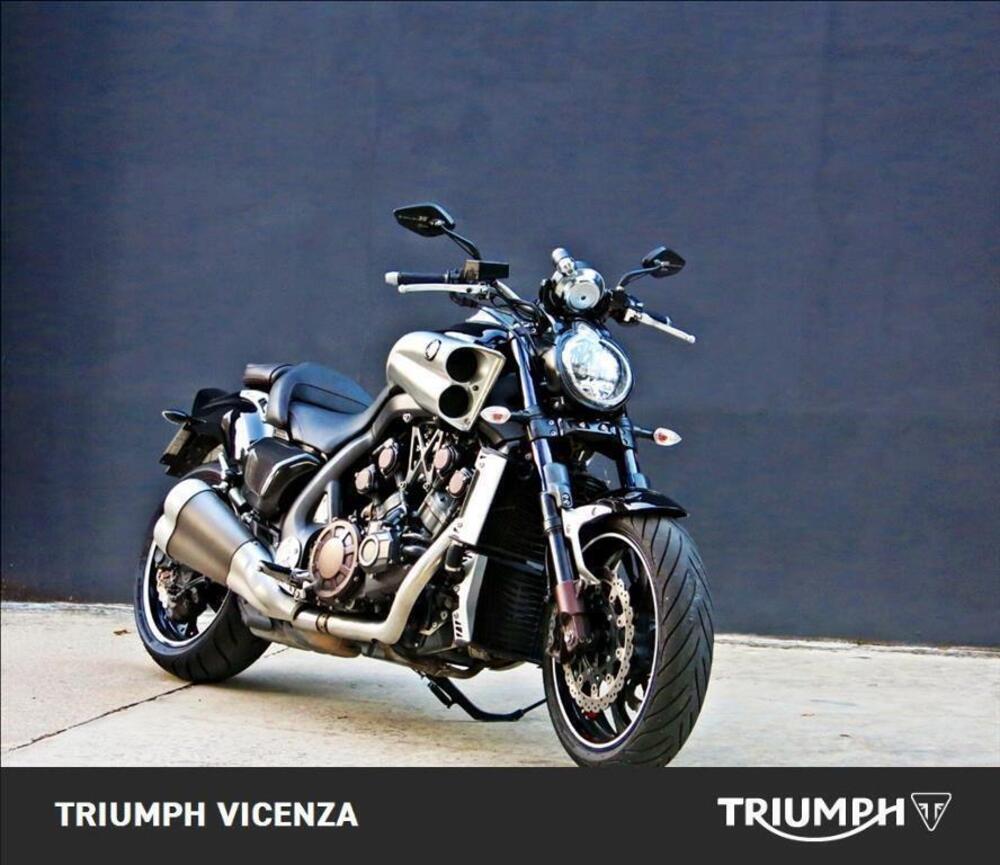 Yamaha VMAX (2008 - 17) (12)