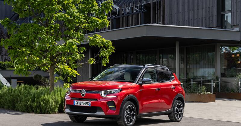 Stellantis, Citroen richiama delle C3 nel Regno Unito: rischio ai freni, scatta lo &ldquo;stop drive&rdquo;