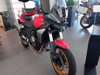 QJ Motor SRT 700 SX (2025) nuova