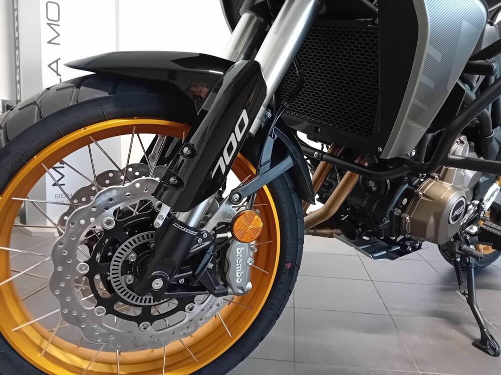 QJ Motor SRT 700 SX (2025 - 26) (7)