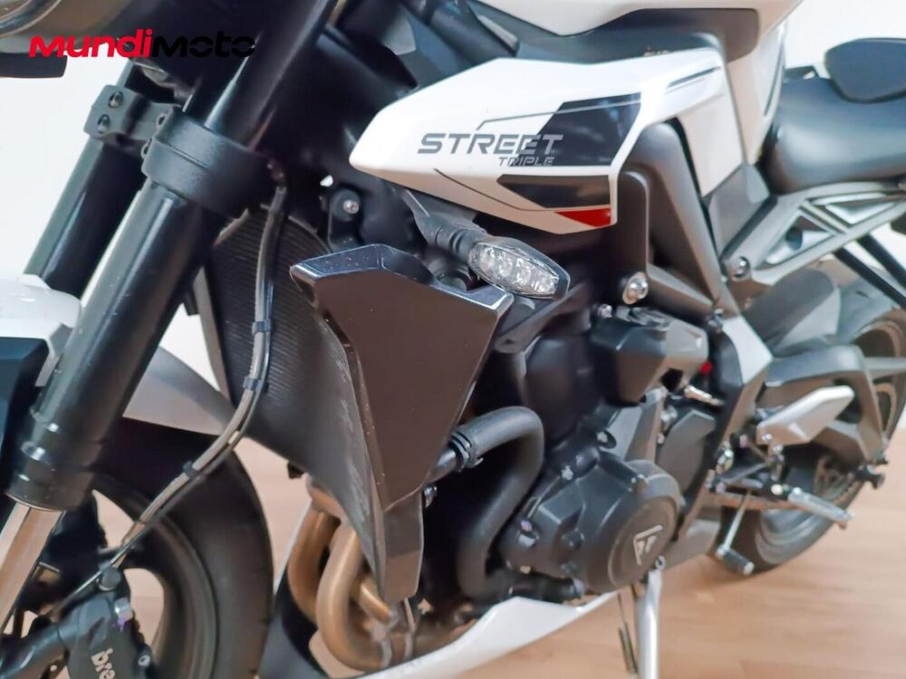 Triumph Street Triple 765 R (2023 - 26) (9)