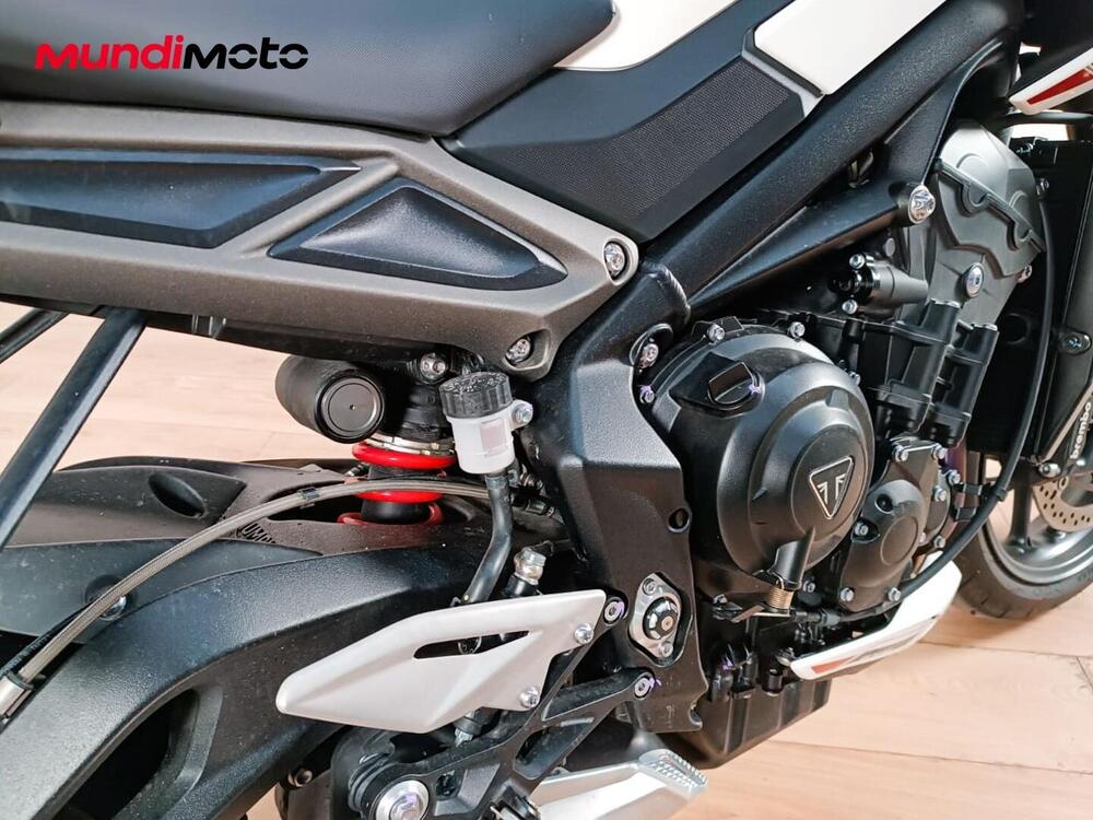 Triumph Street Triple 765 R (2023 - 26) (4)