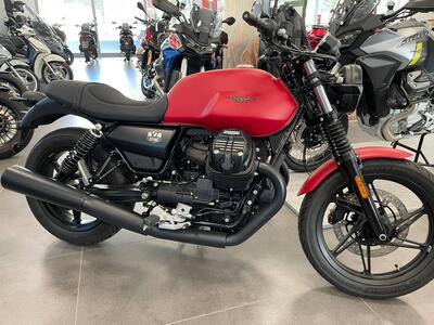 Moto Guzzi V7 Stone (2021 - 24) usata
