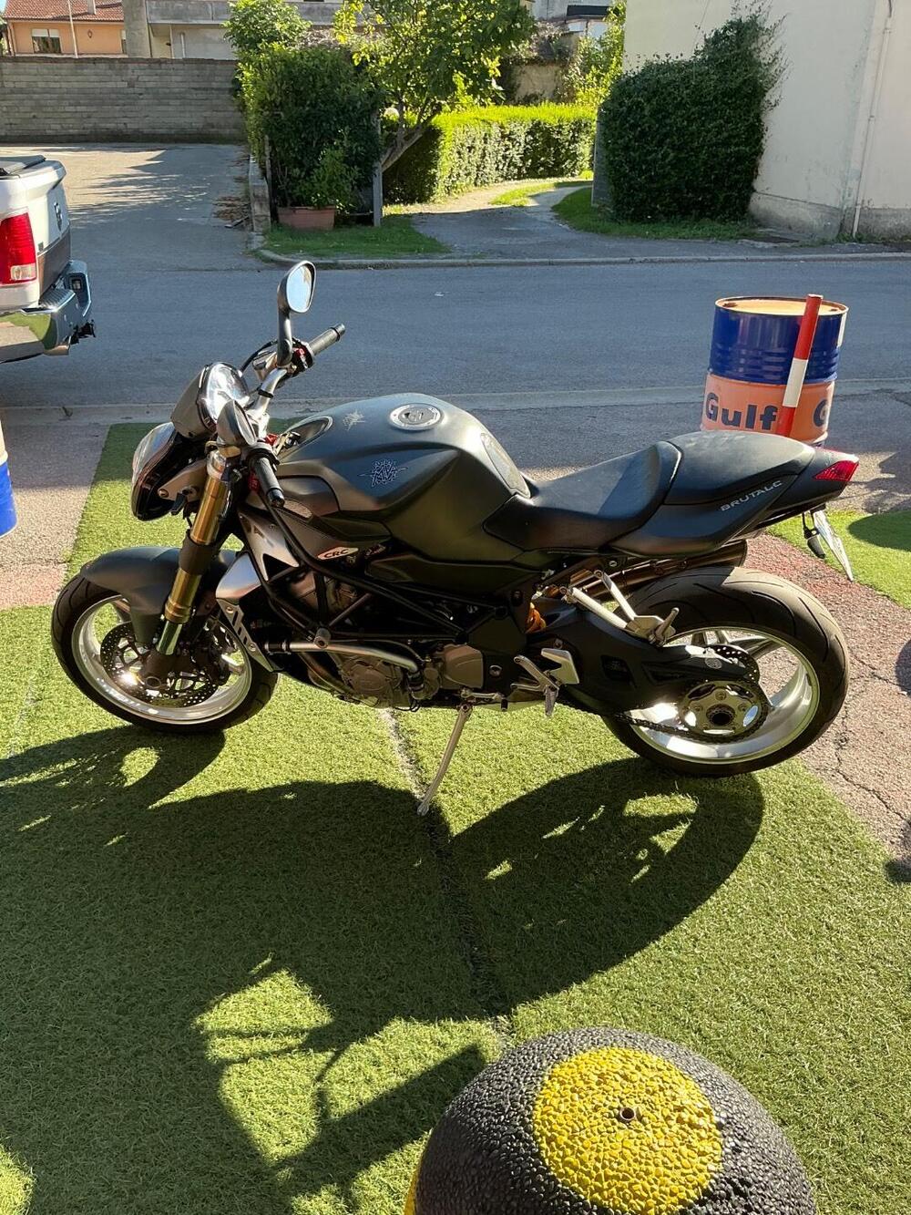 MV Agusta Brutale 750 S (2002 - 06) (2)