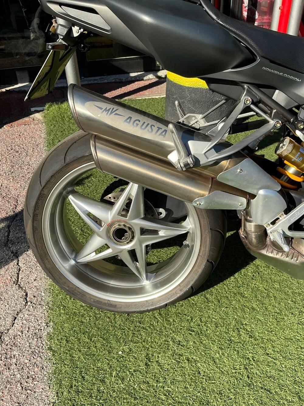 MV Agusta Brutale 750 S (2002 - 06) (9)