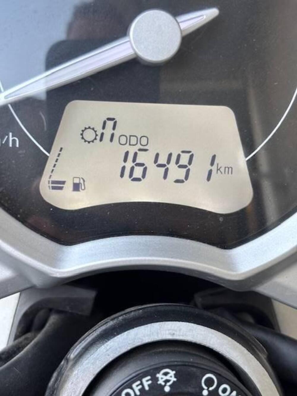 Triumph Street Twin 900 (2017 - 18) (9)