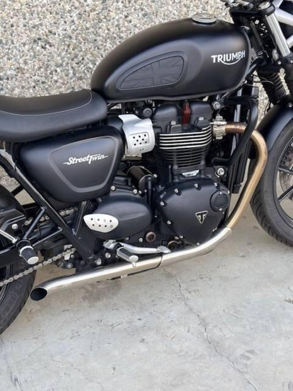 Triumph Street Twin 900 (2017 - 18) (12)