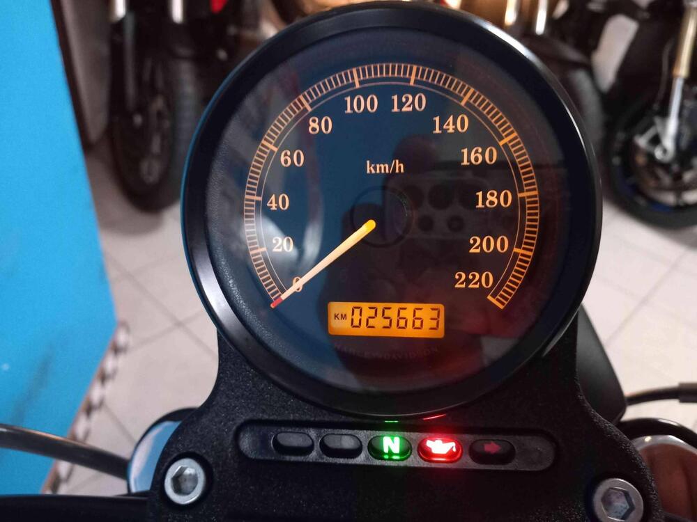 Harley-Davidson 883 R (2008 - 16) - XL 883R (20)