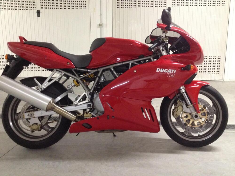 Ducati 750 SUPERSPORT I.E. (11)